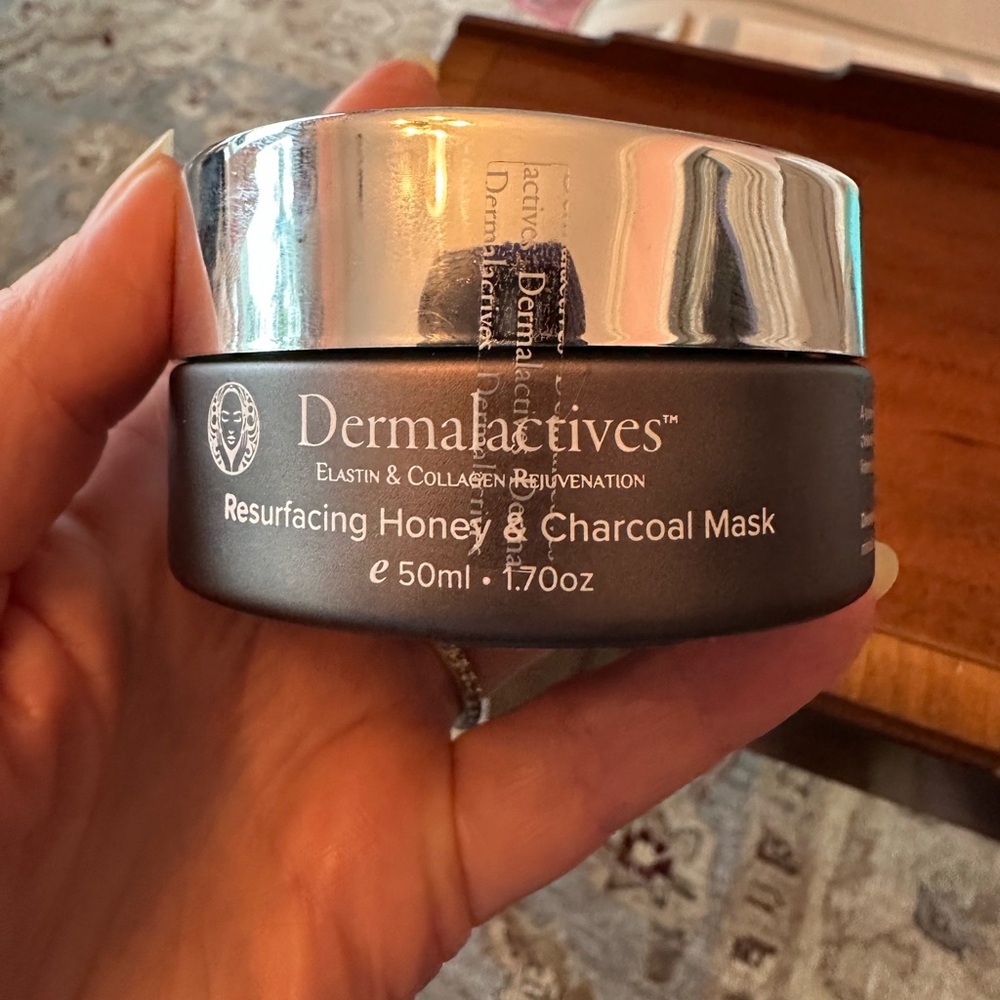 Dermalactives Resurfacing Honey & Charcoal Mask — Black